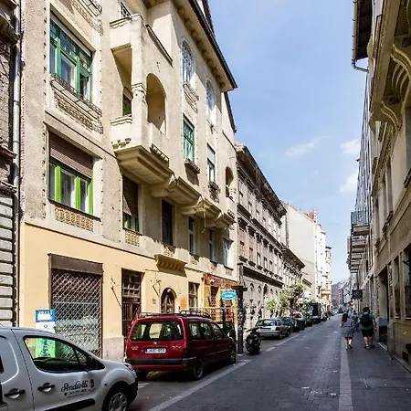 Quiet Nest In The Bustling Centre Of Budapest