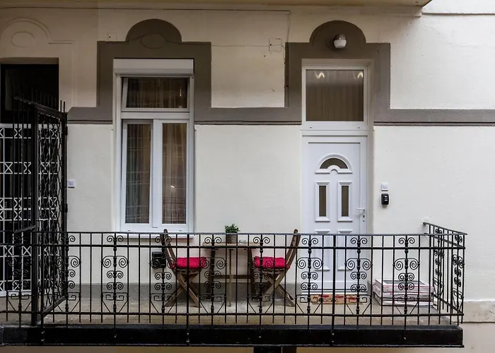 Apartman Quiet Nest In The Bustling Centre Of Budapest