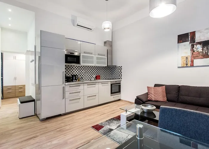 Quiet Nest In The Bustling Centre Of Apartman Budapest